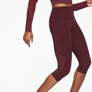 Athleta Women’s All In Crop Capri Running Pant Size M